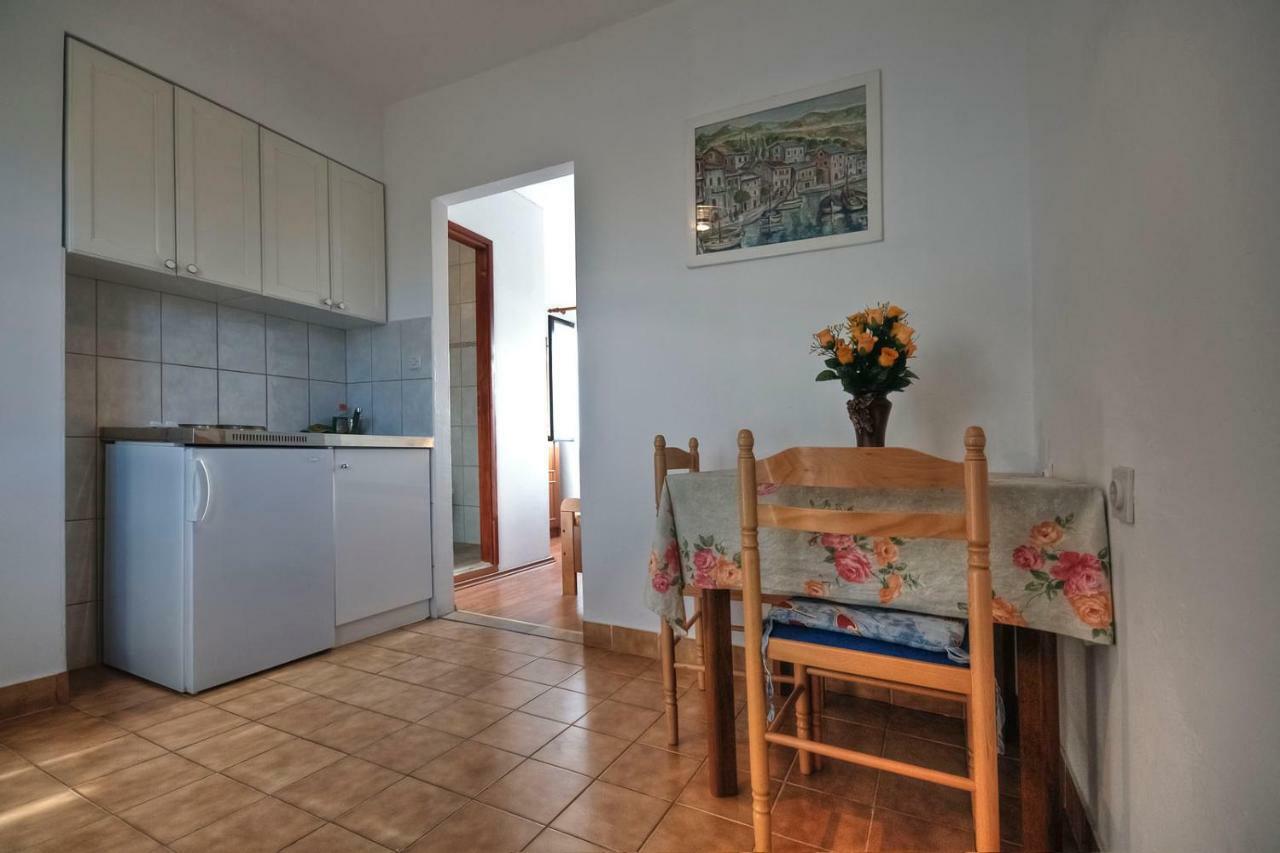 Apartments Srhoj ستاري غراد المظهر الخارجي الصورة